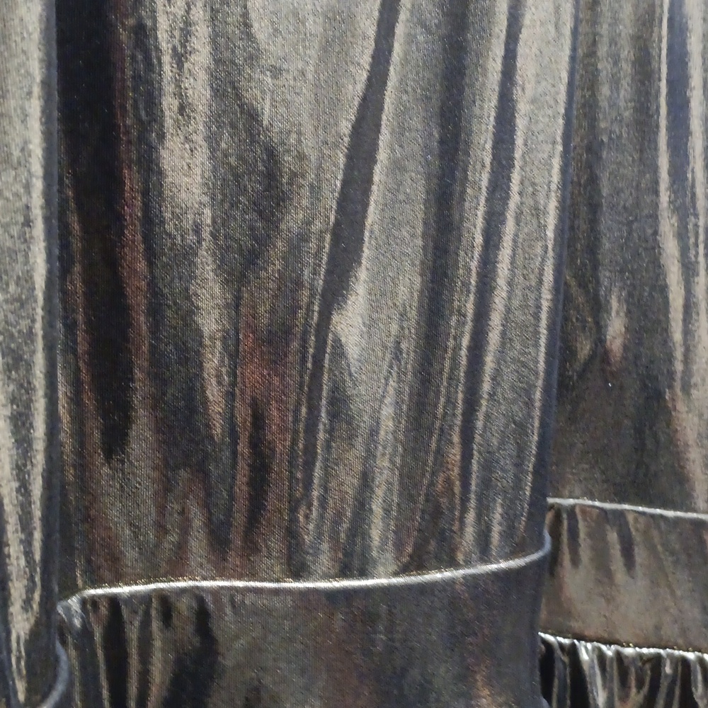 torrid Metallic Gold V-Neck Top - Picture 2 of 3